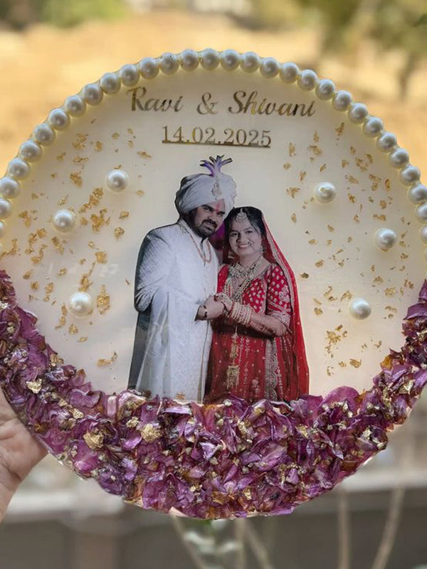 Rose & Moti Coated Couple Resin Art