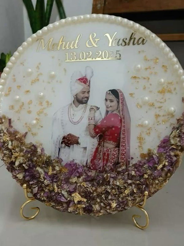 Rose & Moti Coated Couple Resin Art